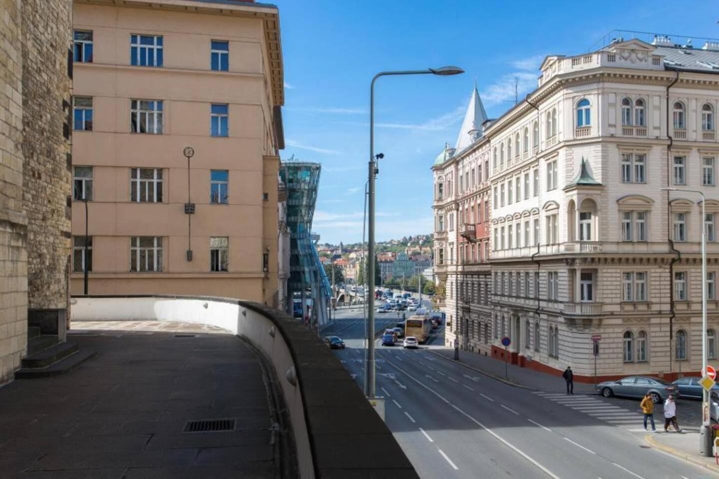 Place Of Grace - 50 Meters From Dancing House Prag Dış mekan fotoğraf